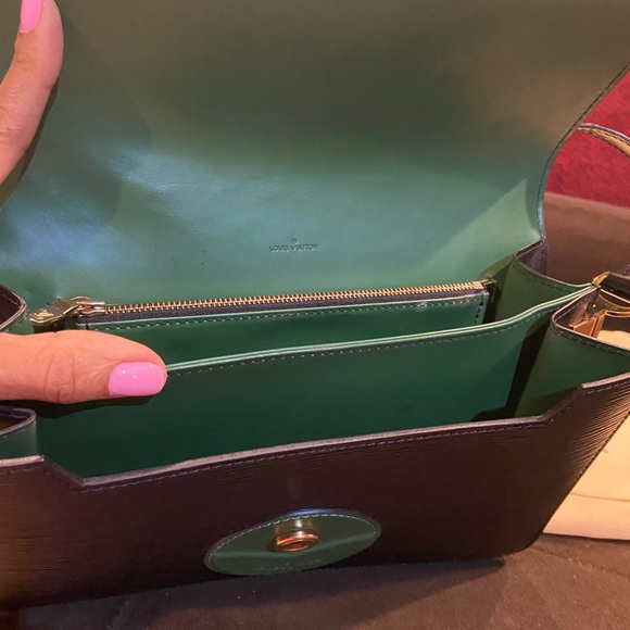 Louis Vuitton (LV) Epi leather bag - Picture 11 of 14
